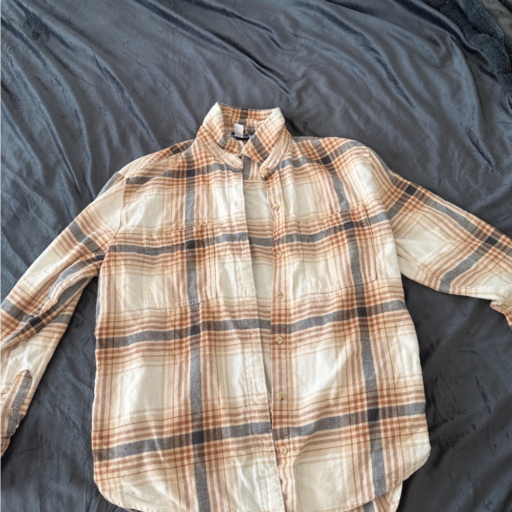 Women’s M Old Navy Beige and Brown Plaid Shirt